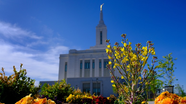 LDS temple building