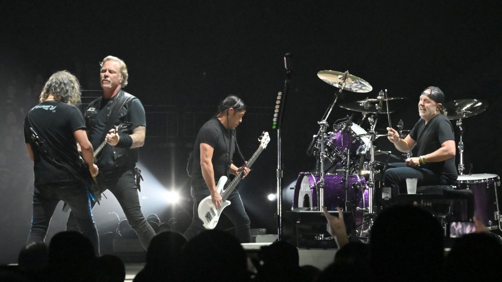 Metallica plays a set to a live audience 