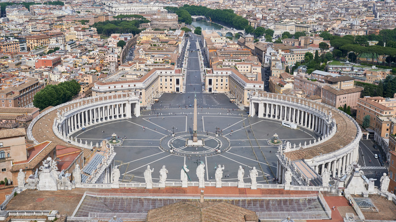 How Much Do The Vatican s Swiss Guards Get Paid 