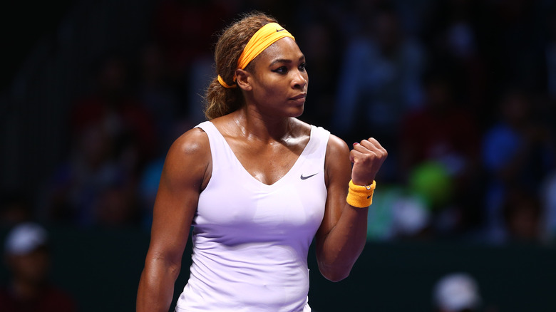 serena williams making fist 2016