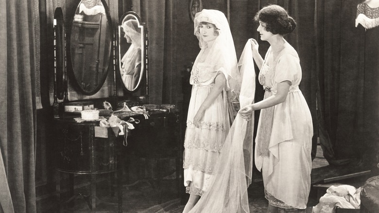 1920s bride wearing dress