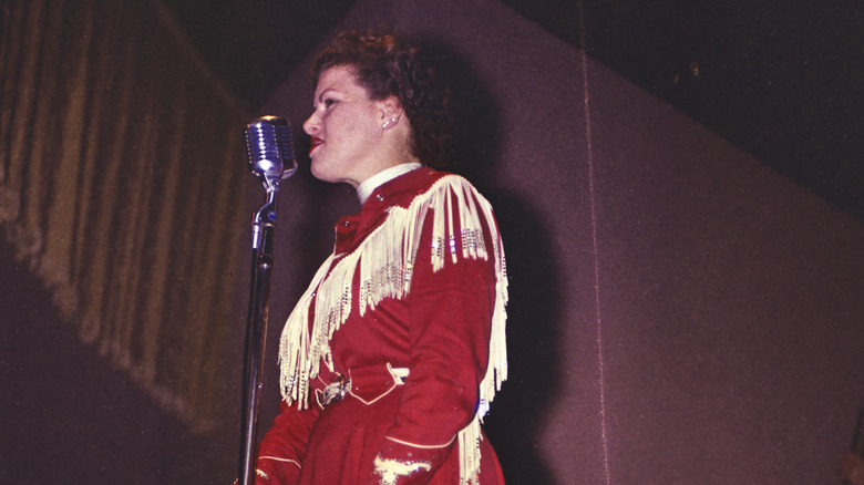 Patsy Cline singing 