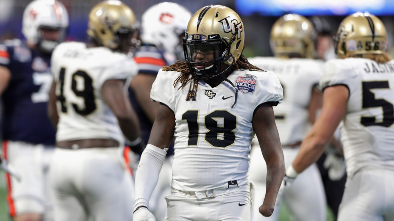 Shaquem Griffin arms down