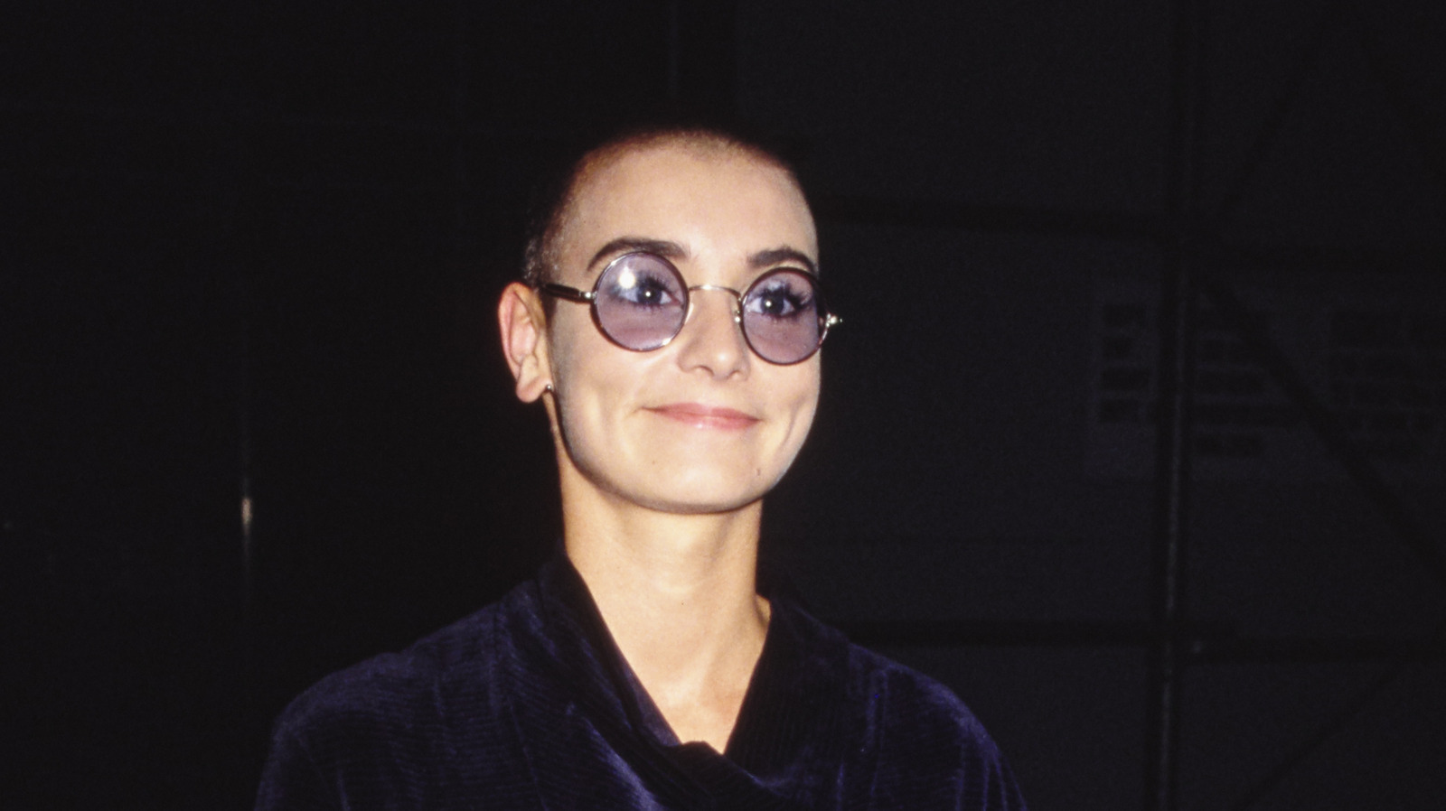 How Sinead O'Connor's Infamous SNL Appearance Led To A Lifetime Ban ...
