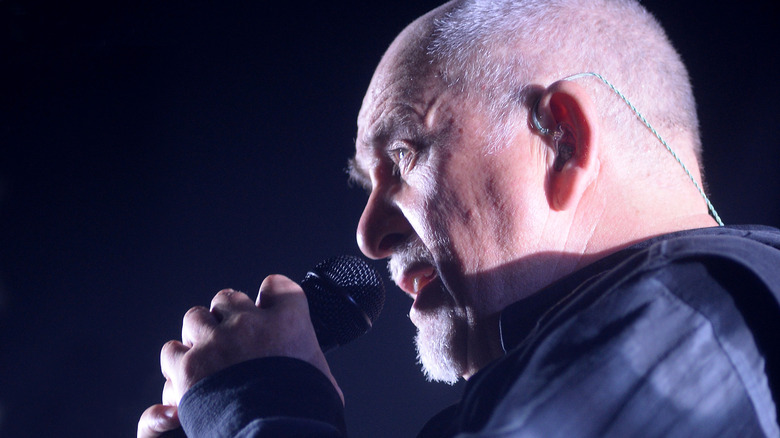 Peter Gabriel singing 