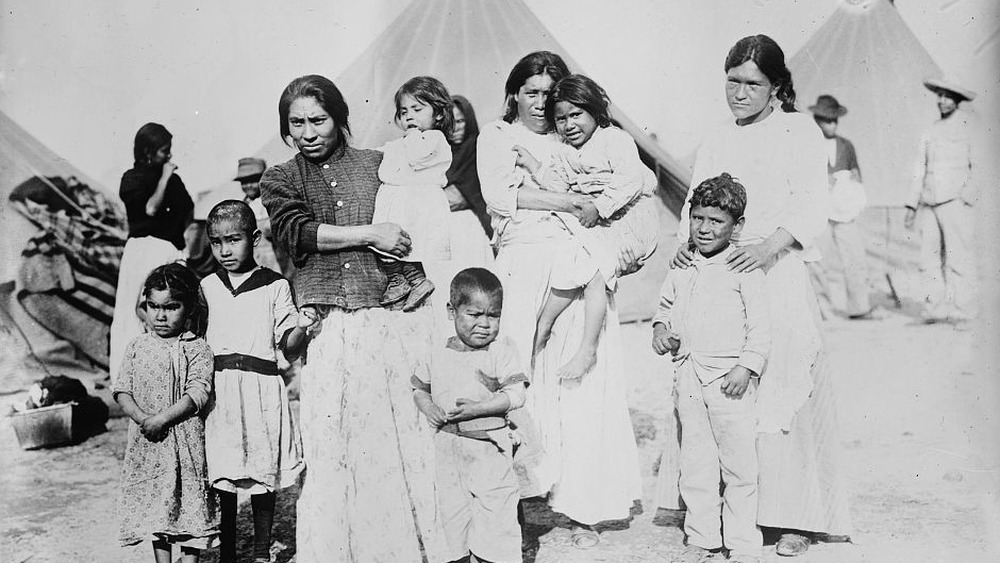 Mathilde Martinez & children, between 1910 and 1915.