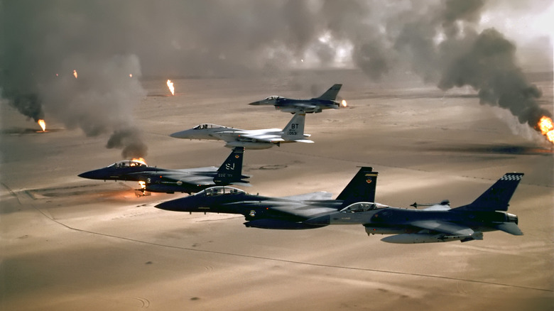 Photo of jet planes in the Gulf War