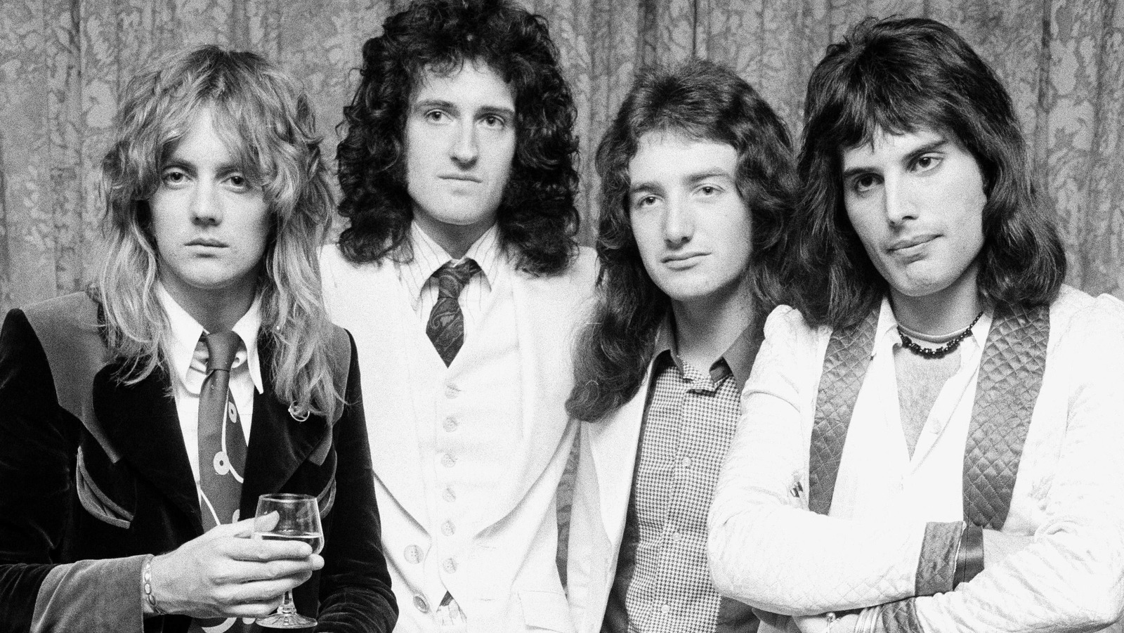 Слушать лучшие песни группы квин. Группа Квин в молодости. Группа Квин 1970. Группа Queen 70s. Группа Queen 1974.