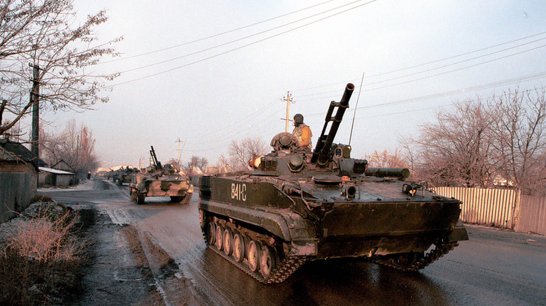 Russian Federal forces advance into Chechnya, 2000