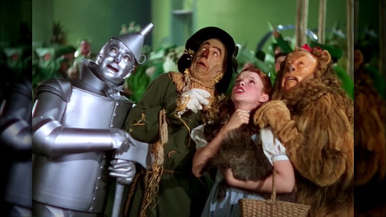 Wizard of Oz cast in publicity photo