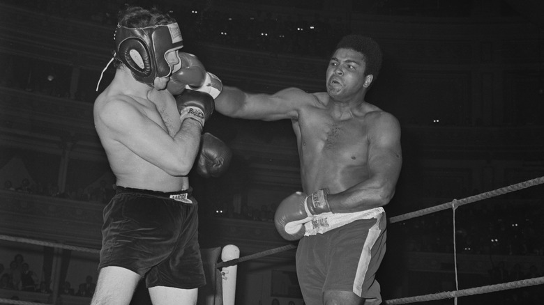 Muhammad Ali boxing