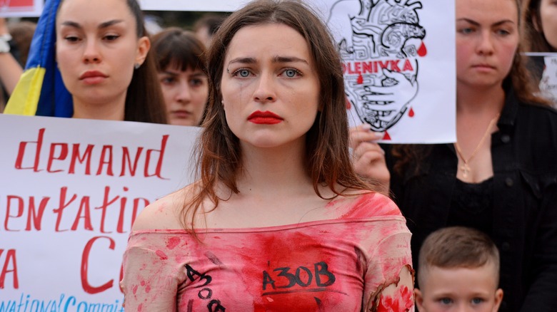 Ukrainian protestors against Russian torture