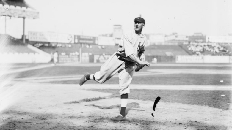 Ray Caldwell pitching