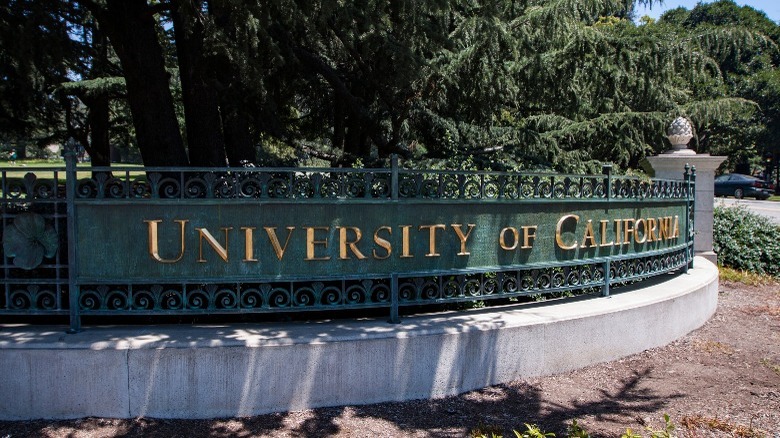 UC Berkeley entrance sign