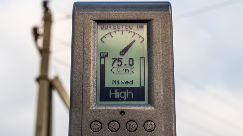 EMF meter measuring power lines