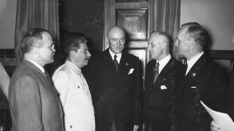 Stalin and German diplomats suits meeting