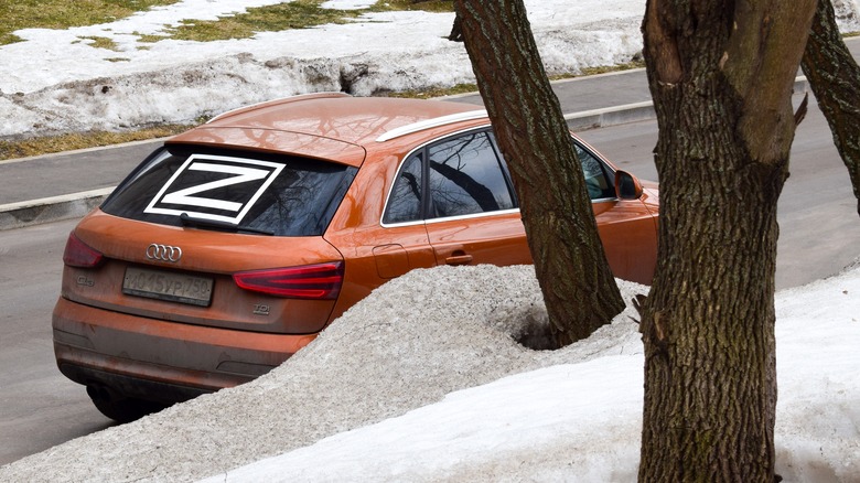 Car with painted Z