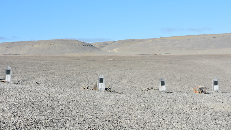 beechey island arctic gravesites