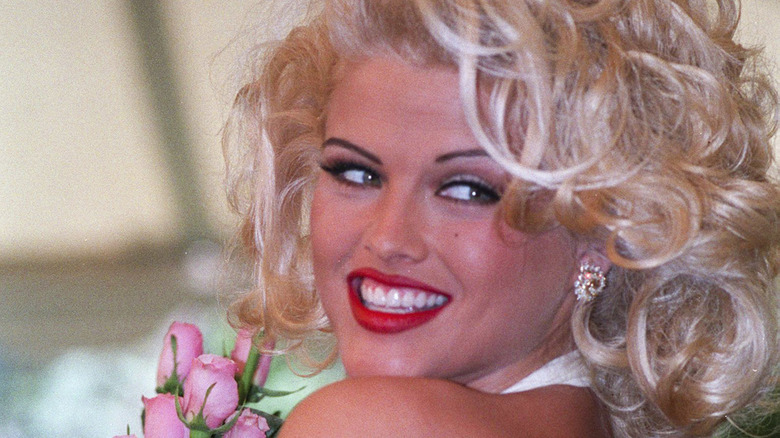 Anna Nicole Smith looking backward