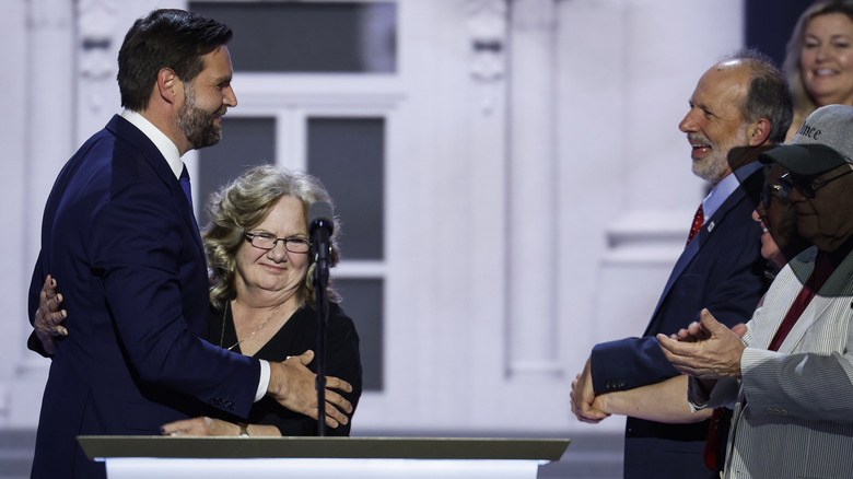 Vance hugging mother at RNC