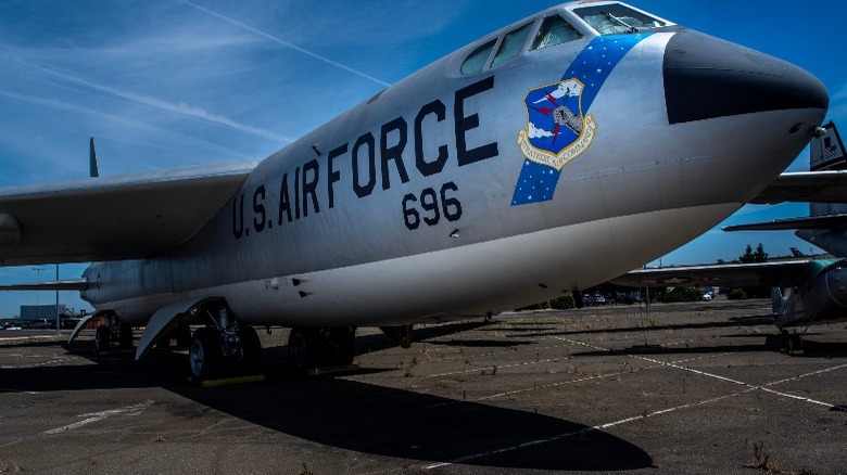 B-52 Bomber, airplane,aircraft, war