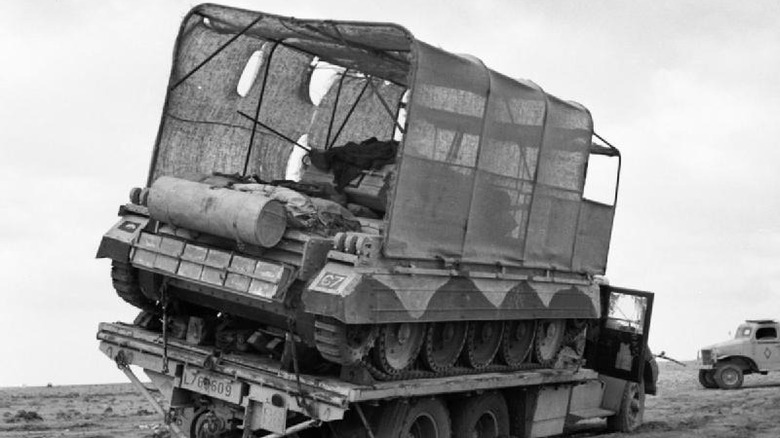 Lorry carrying sun-shielded tank