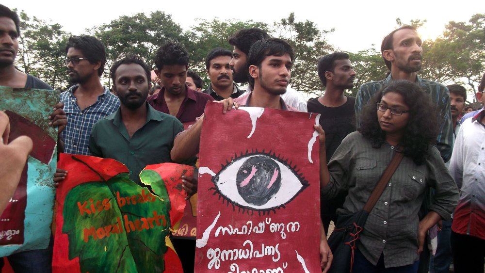 Kiss of Love counterprotest in Kerala