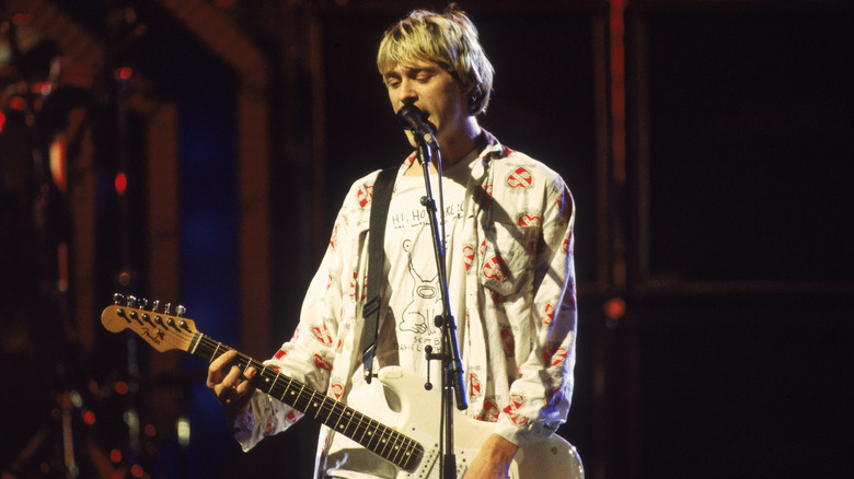 Kurt Cobain singing