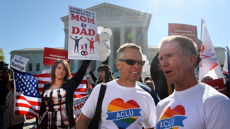 Pro and anti-same sex marriage protesters in DC