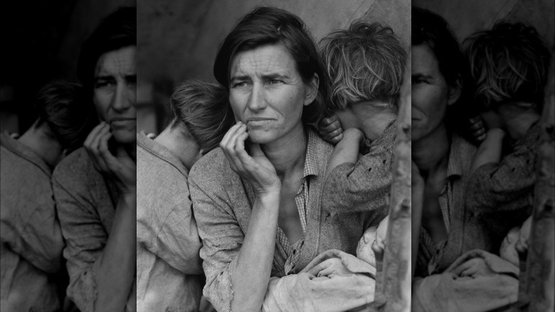 Migrant woman with children during the Great Depression