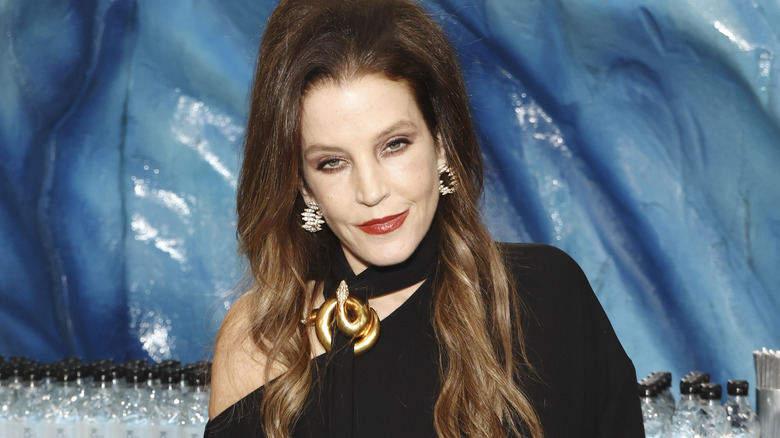 Lisa Marie Presley posing