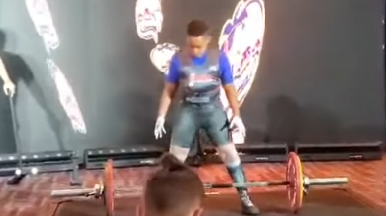 Bo Jensen deadlifting in competition