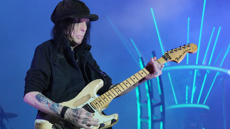 Mick Mars on stage