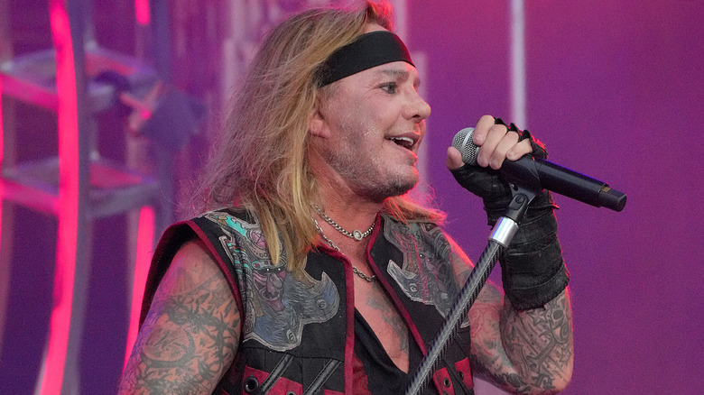 Vince Neil singing