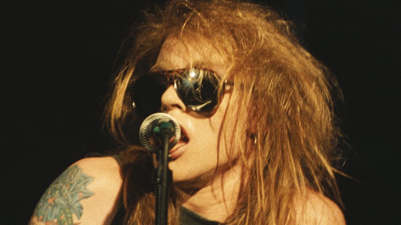 Axl Rose singing