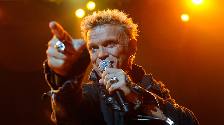 Billy Idol pointing