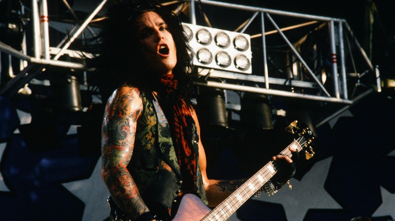 Nikki Sixx singing