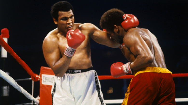 Muhammad Ali fighting Leon Spinks