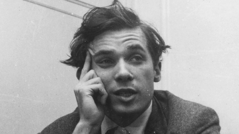 Glenn Gould hand on face