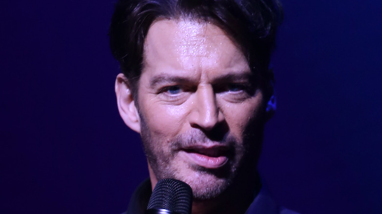 Harry Connick Jr. singing on stage