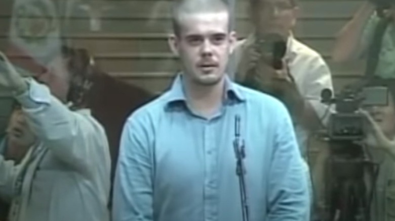 Joran van der Sloot photographed by reporters