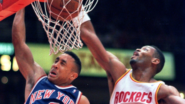 John Starks dunks on Robert Horry