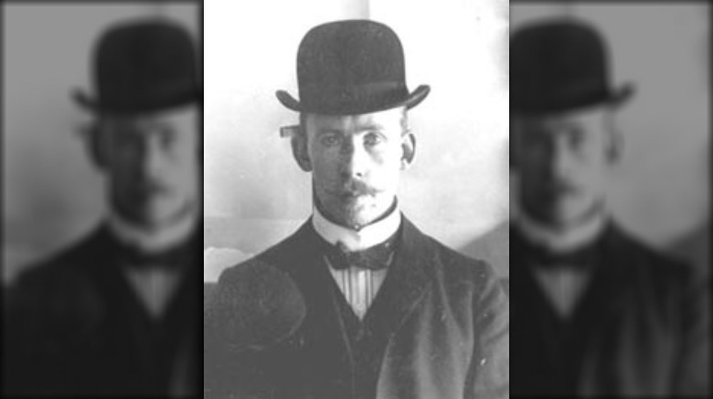 Johan Alfred Ander wearing hat