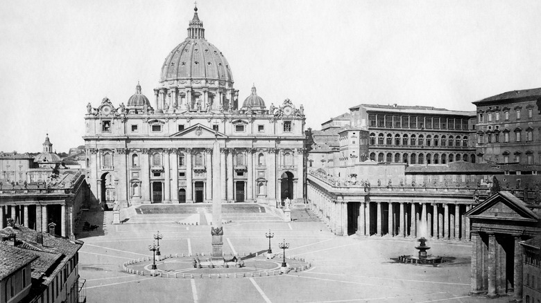 Black and white image of St. Peter's Basilica with no people