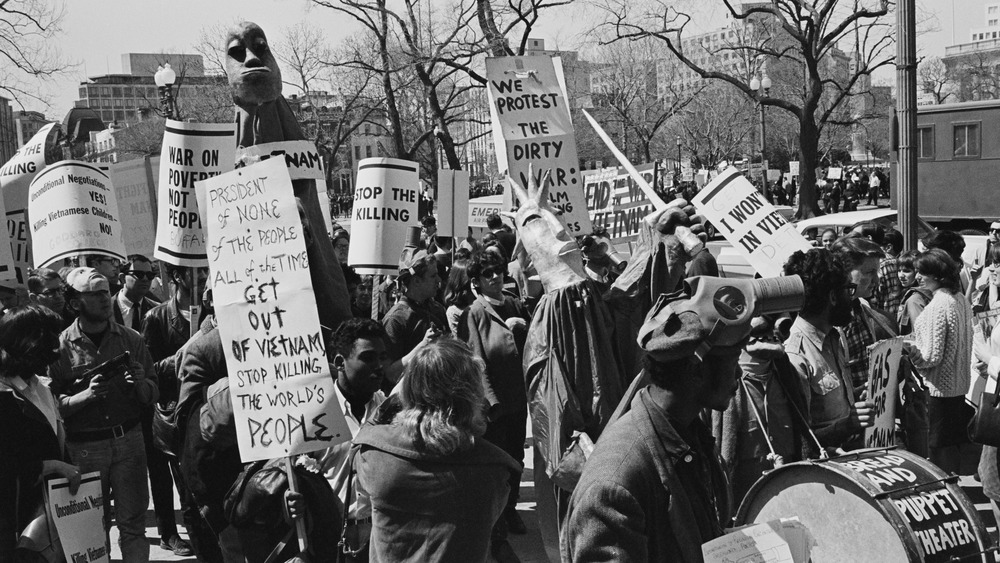 rotestors at the March Against the Vietnam War in Washington, DC, 17th April 1965. The march was organised by Students for a Democratic Society and the Women's Strike For Peace. 