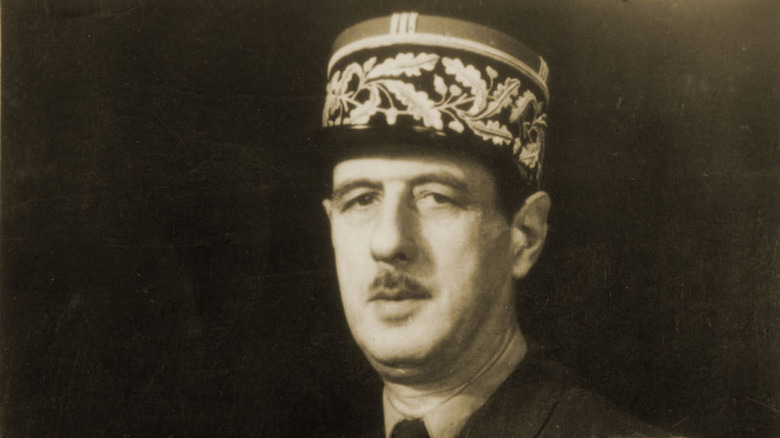 Général Charles de Gaulle posing