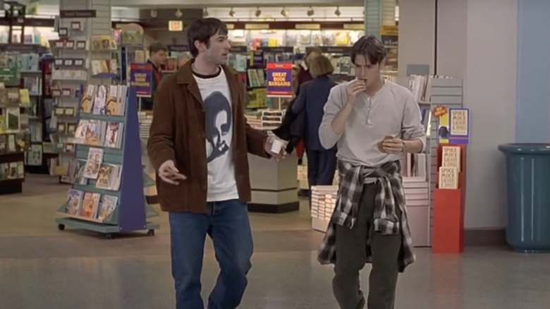 mall scene from Mallrats