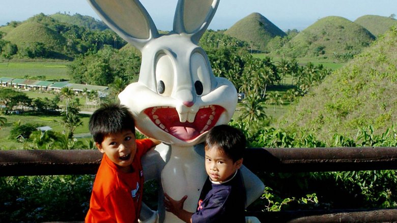 Bugs Bunny statue