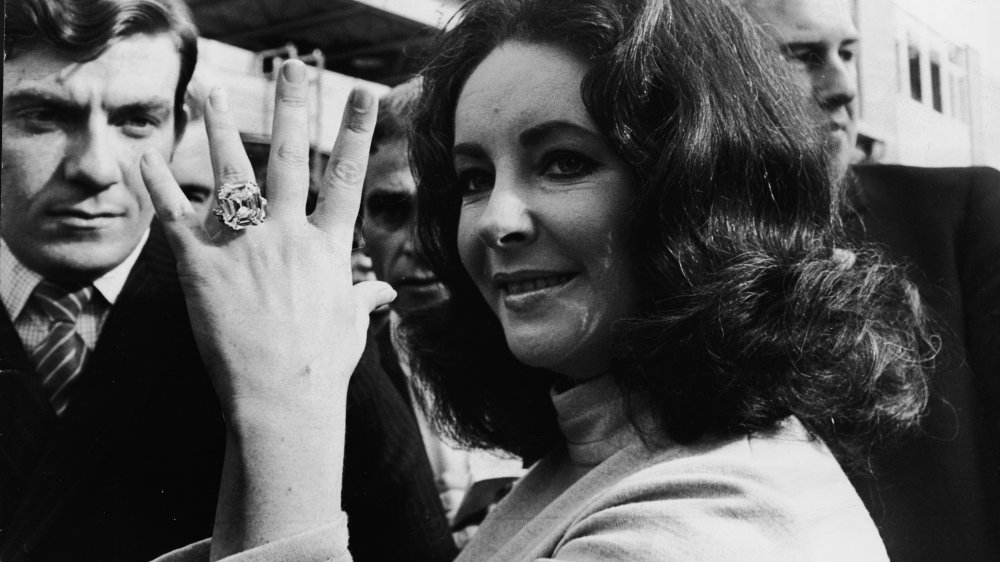 Elizabeth Taylor and her diamond ring