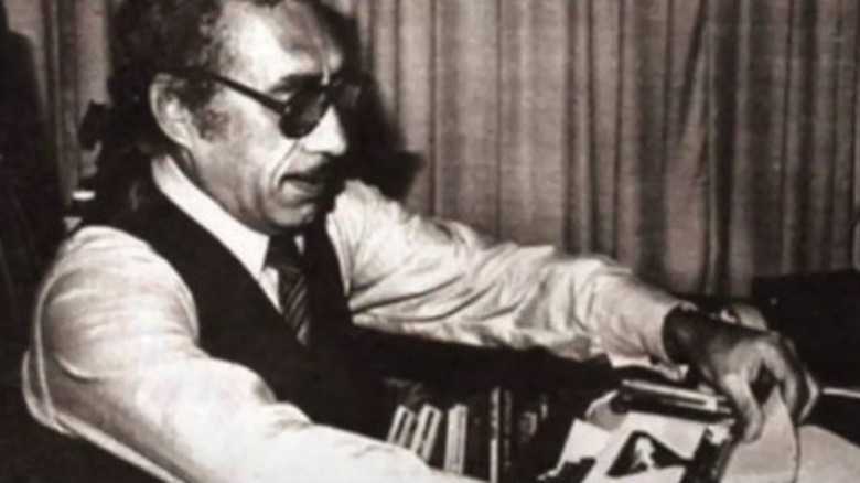 Manuel Buendía at desk